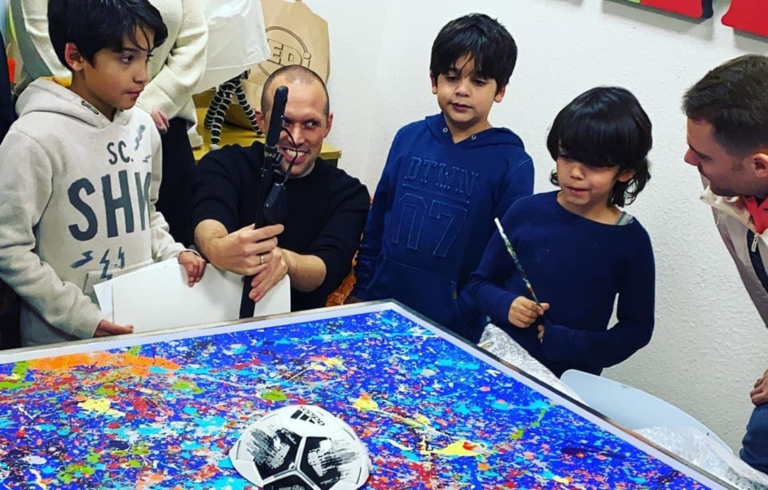 El mini Picasso que causa sensación en el mundo del arte quiere ser futbolista