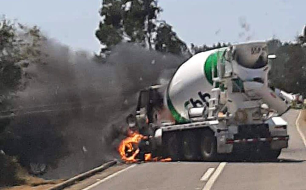 Al menos 5 camiones resultan quemados tras seguidilla de ataques en la Provincia de Arauco