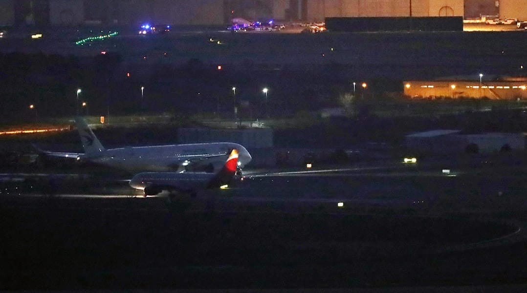 Con éxito aterrizó avión que presentó problemas mecánicos en vuelo en España