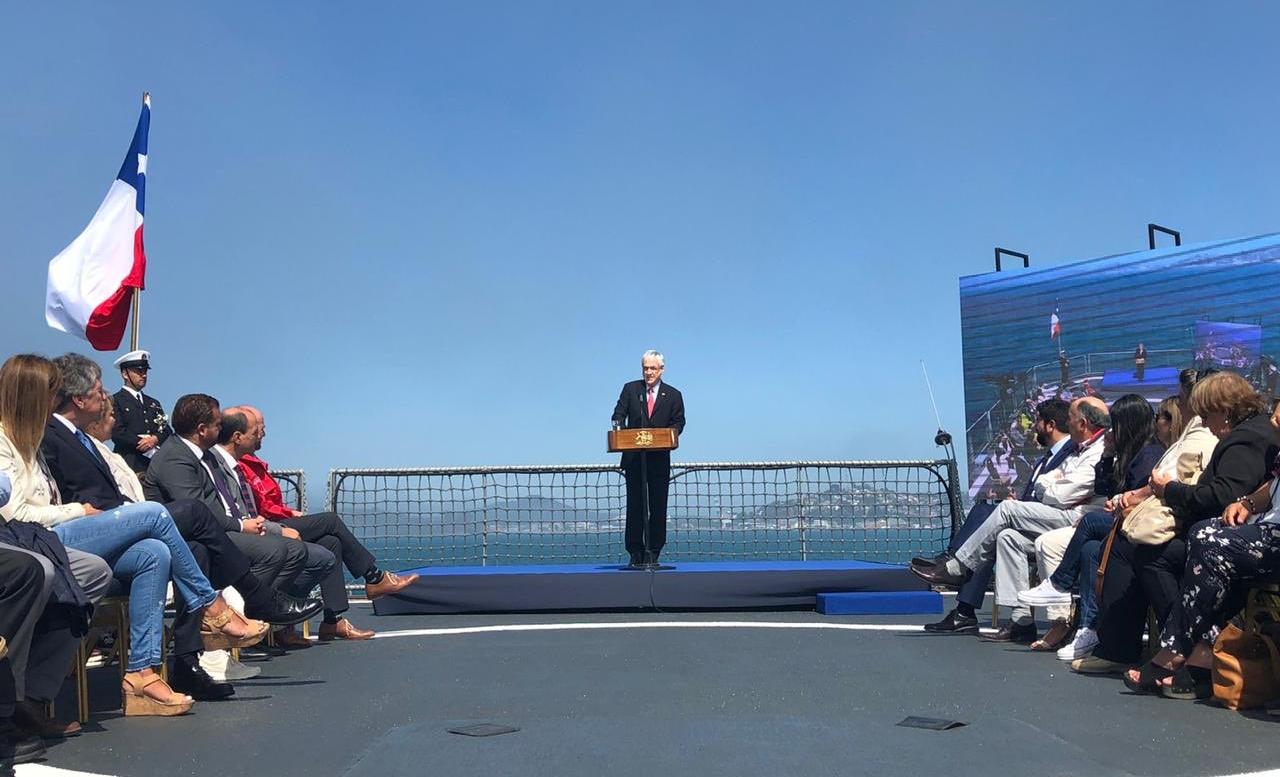Piñera conmemoró el 27-F a bordo de buque en Talcahuano: no visitó ningún sector afectado por el tsunami