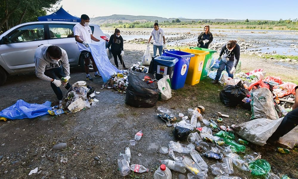 Vecinos limpiaron ribera del Río Ñuble “Por Amor al Planeta”