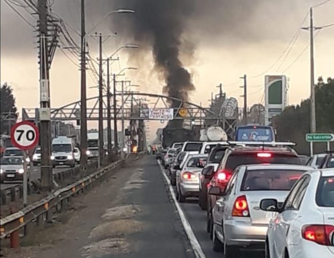 Manifestantes cortan ruta 160 entre Coronel y San Pedro de la Paz
