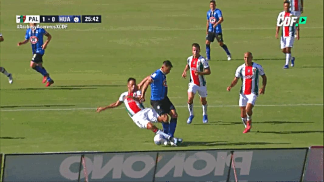 Con polémica del VAR Huachipato cayó frente a Palestino