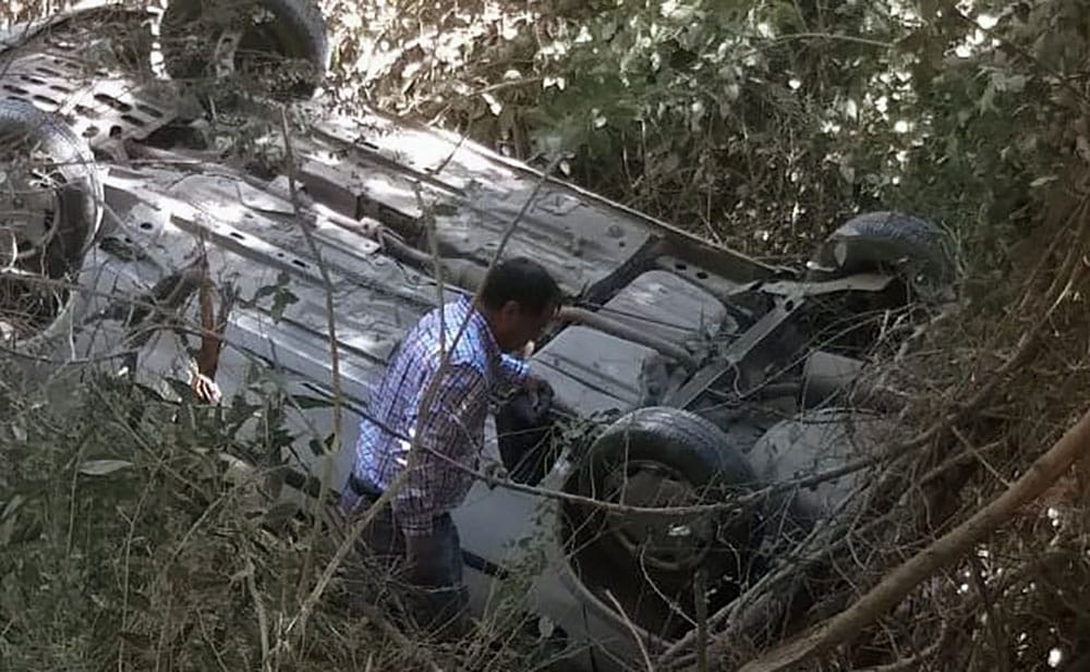 Una persona fallecida y 2 lesionados deja desbarranco de vehículo camino a Chome en Hualpén