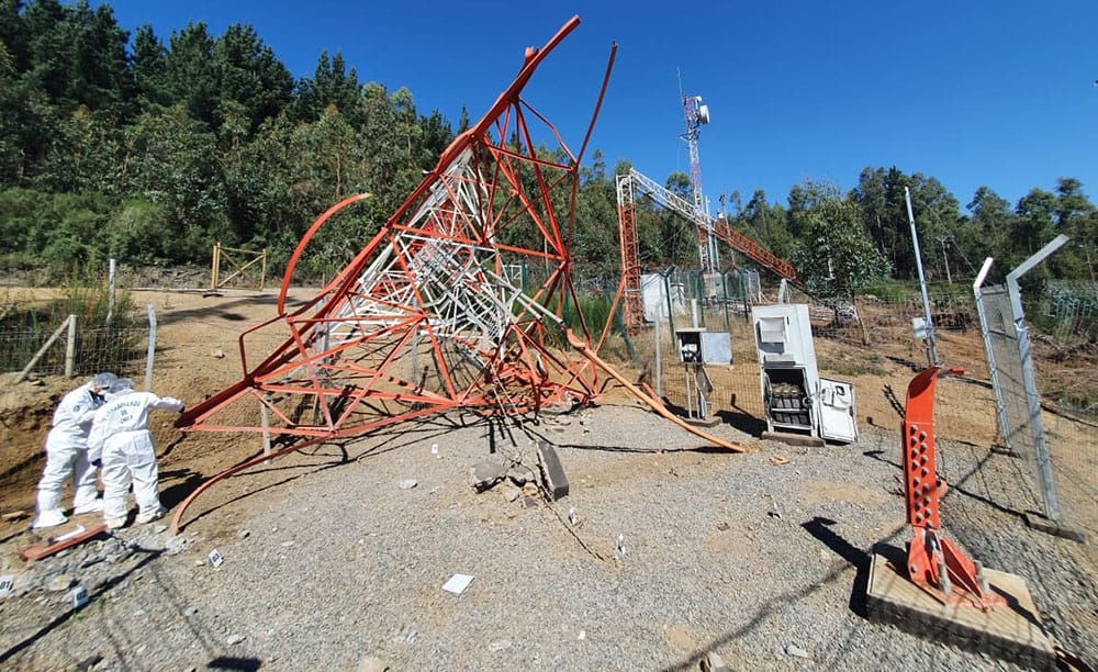 Ataque con explosivos derribó antena celular en Tirúa