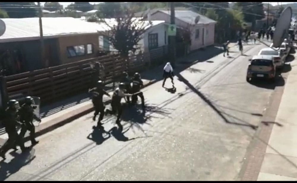 Tres detenidos y un Carabinero lesionado deja ataque a Tenencia de Hualqui
