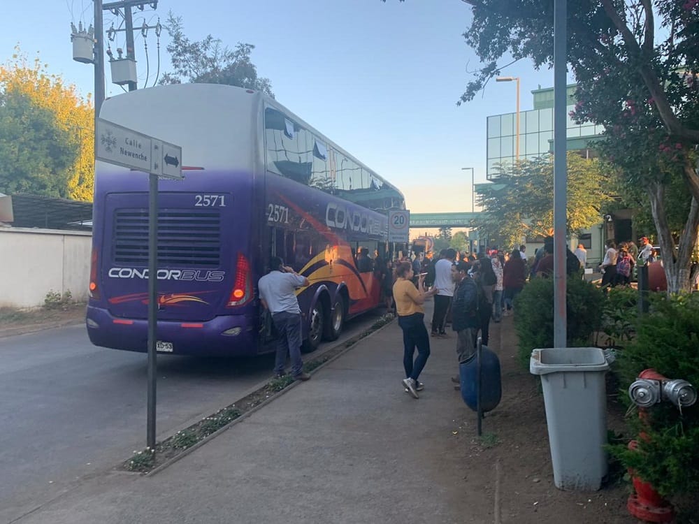 Bus es detenido en Biobío por cinco extranjeros que no cumplieron cuarentena por coronavirus