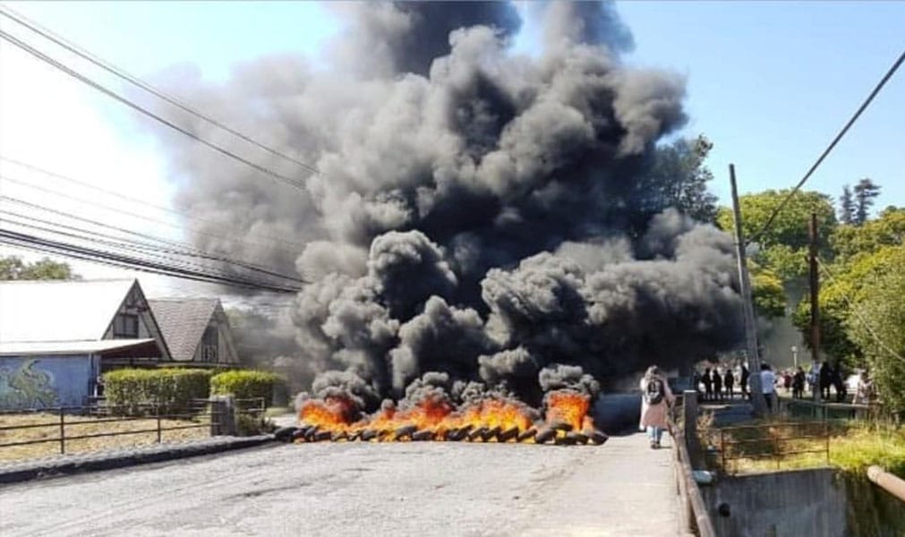 Por cuarto día consecutivo se registran barricadas y manifestaciones frente a la UBB