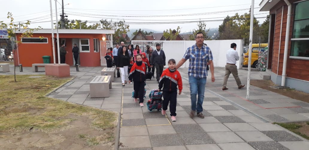 Colegio Almondale Valle en Concepción por fin volvió a clases