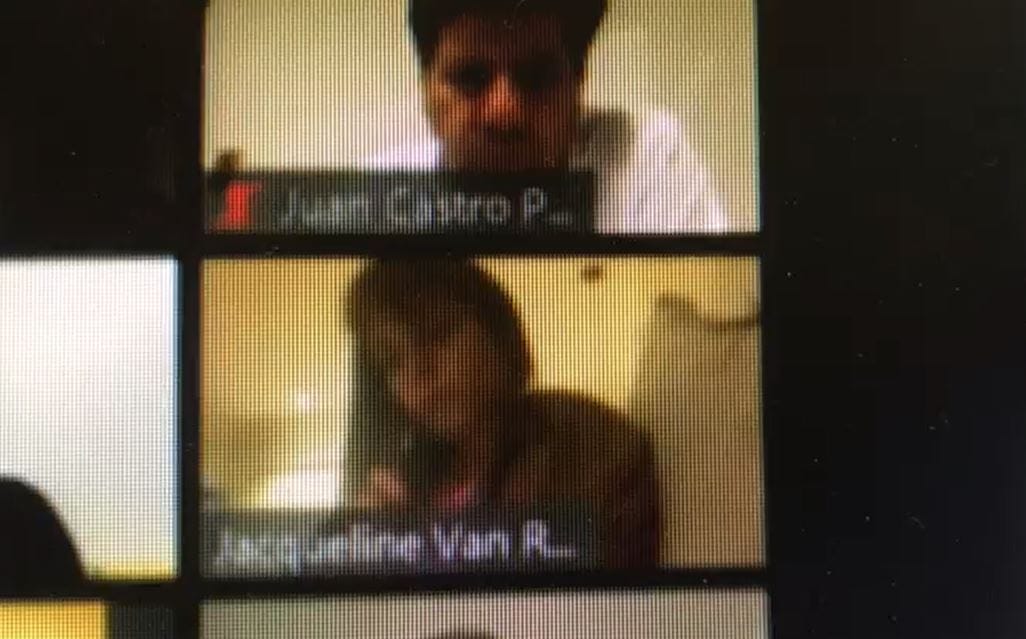 JVR es sorprendida en la cama y tomando vino durante sesión online del Senado