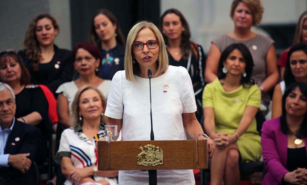 Gobierno acepta renuncia de Isabel Plá del Ministerio de la Mujer