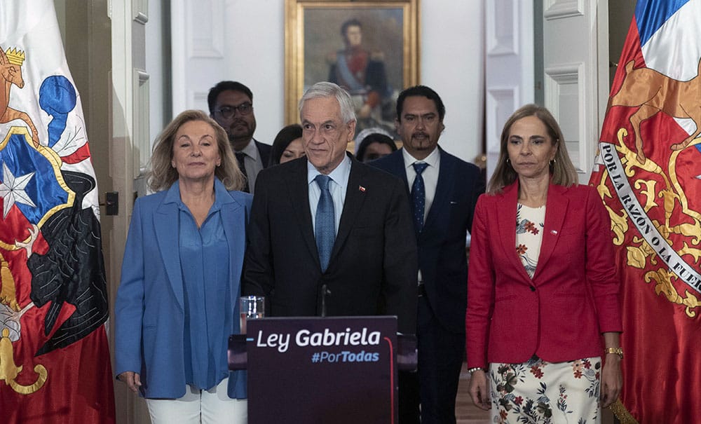 Presidente Piñera sale a aclarar polémicos dichos tras promulgación de Ley Gabriela