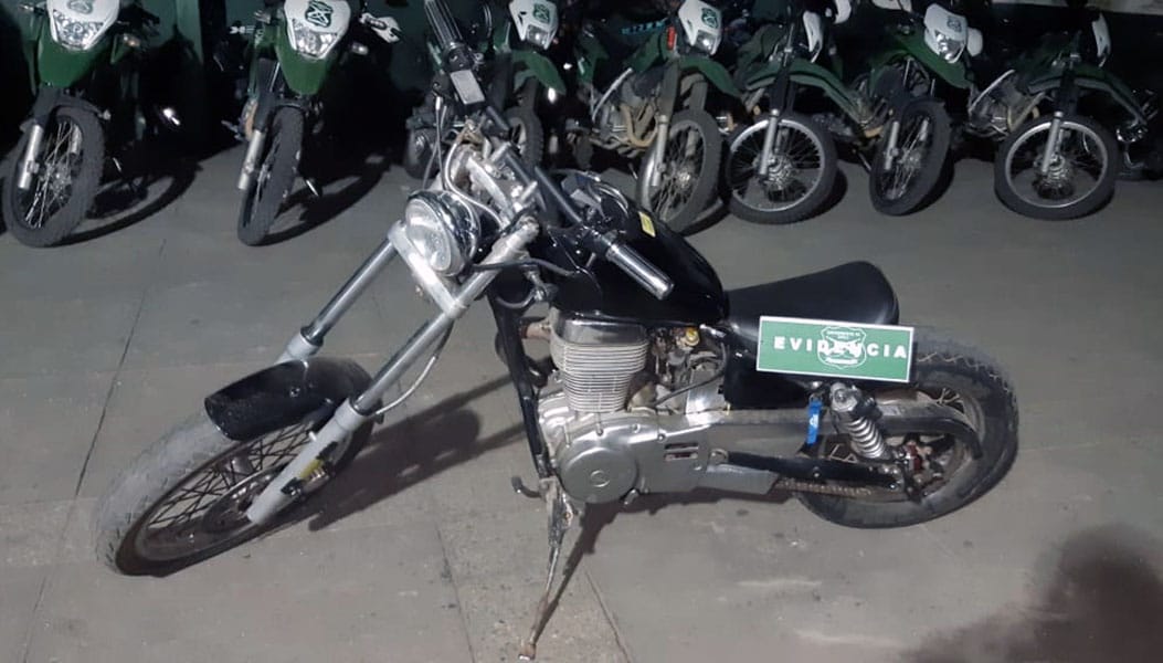 Detienen a sujeto que vendía por Facebook una moto robada en Los Ángeles