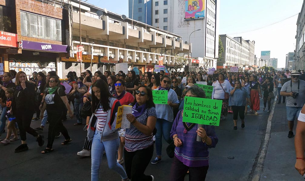 Miles de mujeres marcharon la tarde de este 8M por el centro de Concepción