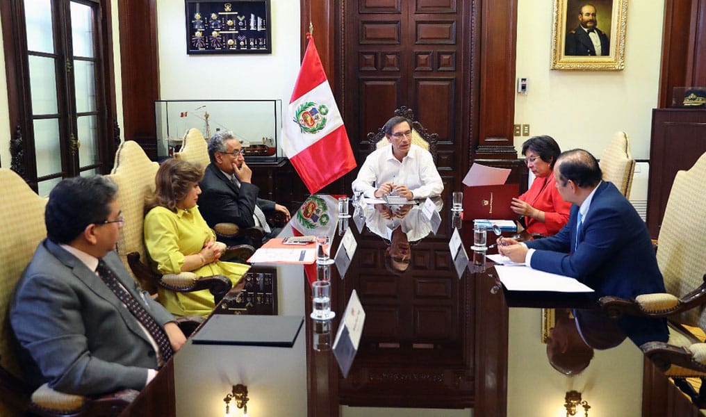 Decretan toque de queda en Perú por aumento de contagios de coronavirus