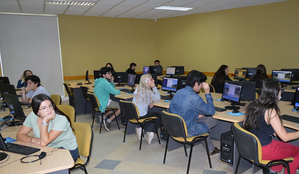Reemplazarán puntaje de la PSU: Estudiantes rindieron prueba especial de Historia para ingresar a la UdeC