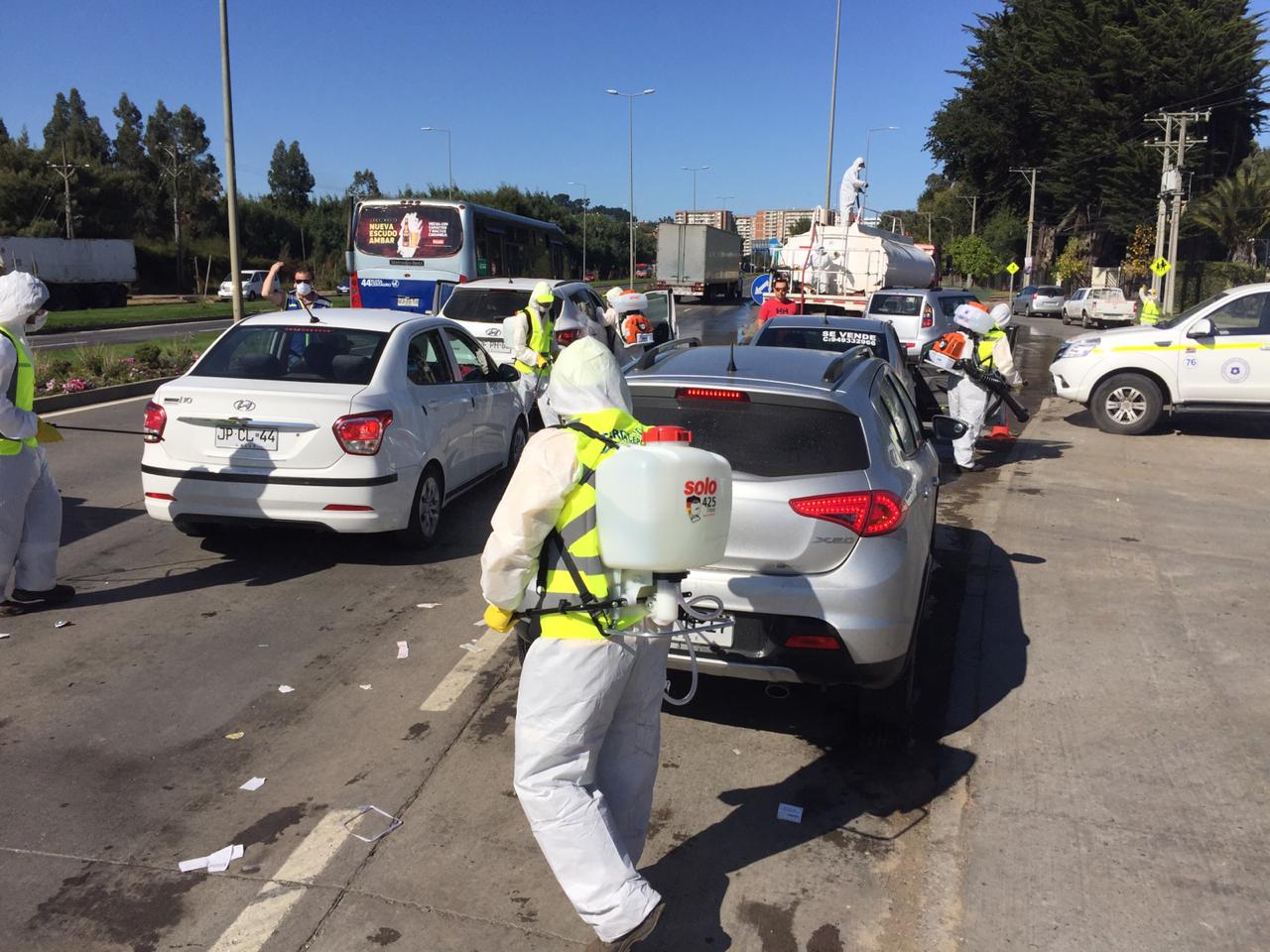 Barrera sanitaria: Autos que ingresan a Concepción son sanitizados por Coronavirus