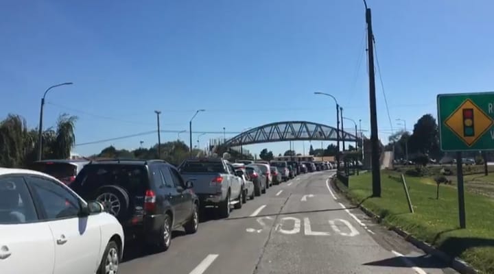 San Pedro de la Paz: Filas en supermercados y tacos para salir del cordón sanitario