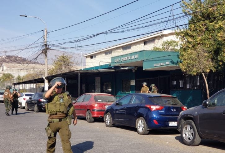 Reportan motín e incendio en Cárcel de Puente Alto tras caso positivo de Covid-19