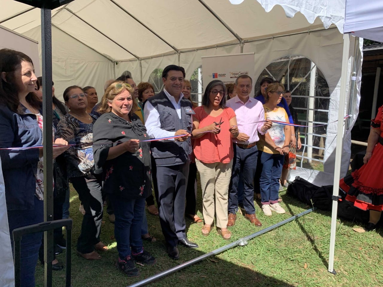 Agricultores de Mercados Campesinos de Coronel reciben implementación para potenciar ventas