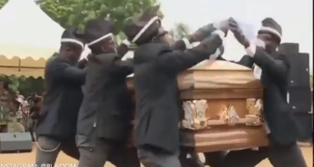 La historia tras el meme de los africanos bailando con ataúd: el último fenómeno de redes sociales