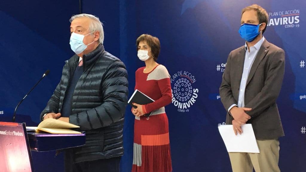 Ministro Mañalich respondió a Alejandra Matus y descartó incremento atípico de muertes en marzo