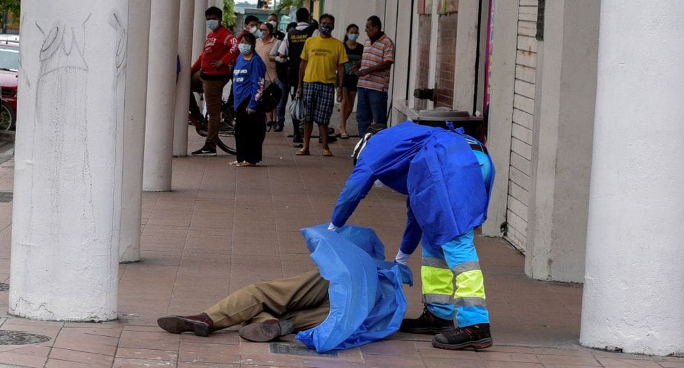Muertos en las calles: El drama que vive Ecuador por el coronavirus