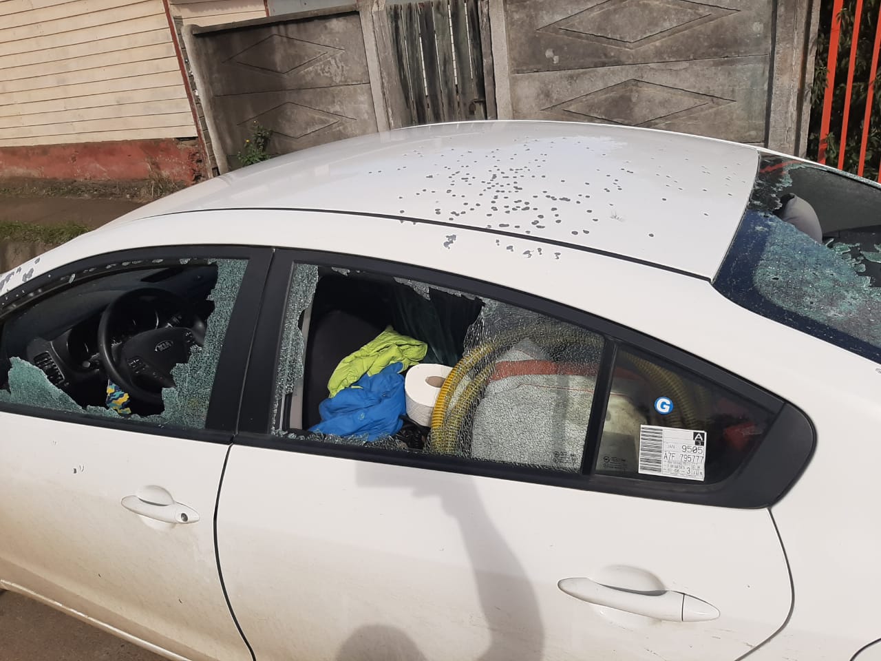 Ataques armados no paran: Desconocidos dispararon a vehículo en Tirúa e hirieron a un conductor