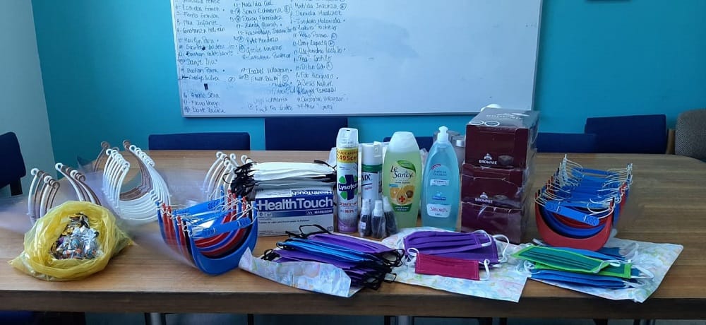 Cadena virtuosa de aportes particulares permite entregar kits sanitarios a menores en Sename Biobío