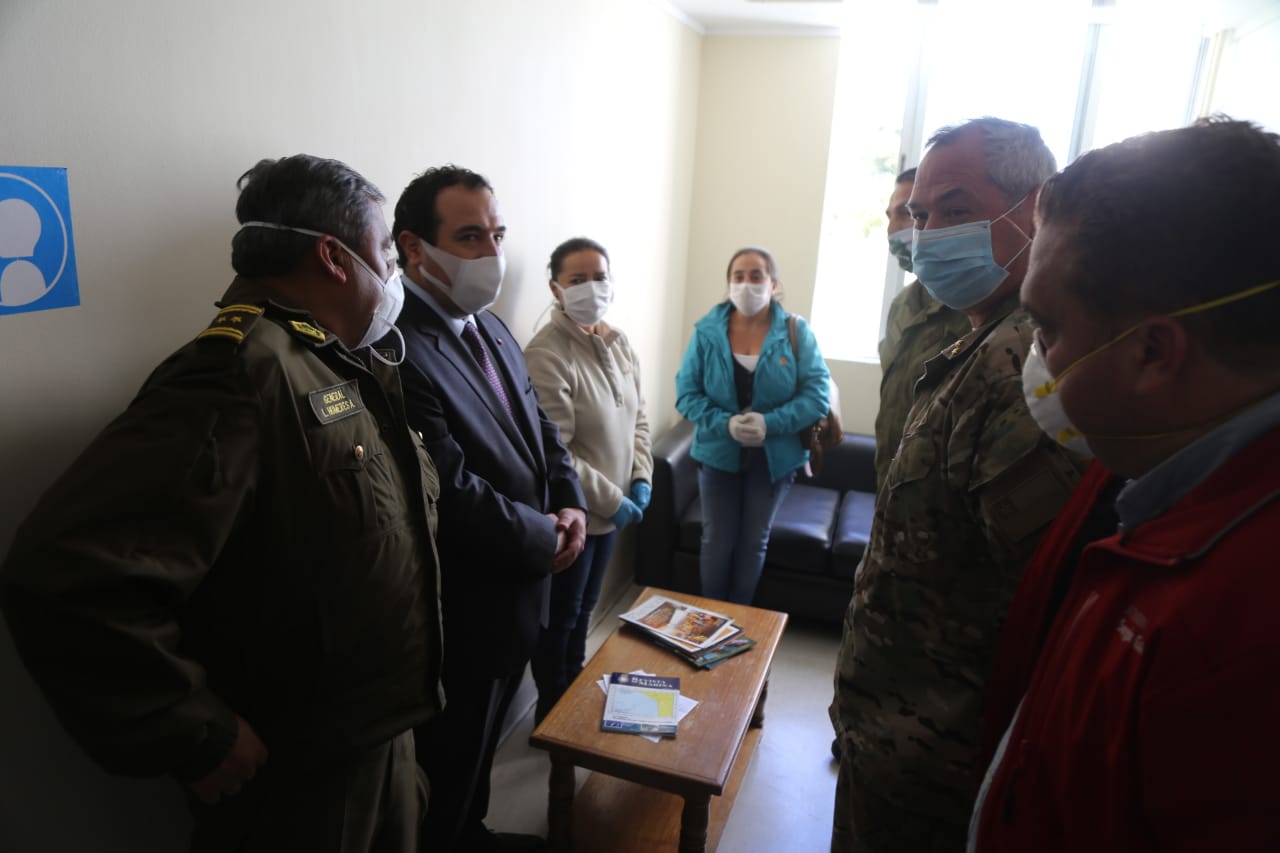 Salud descartó que autoridades que visitaron a Carabinero con Covid-19 en Talcahuano deban ir a cuarentena