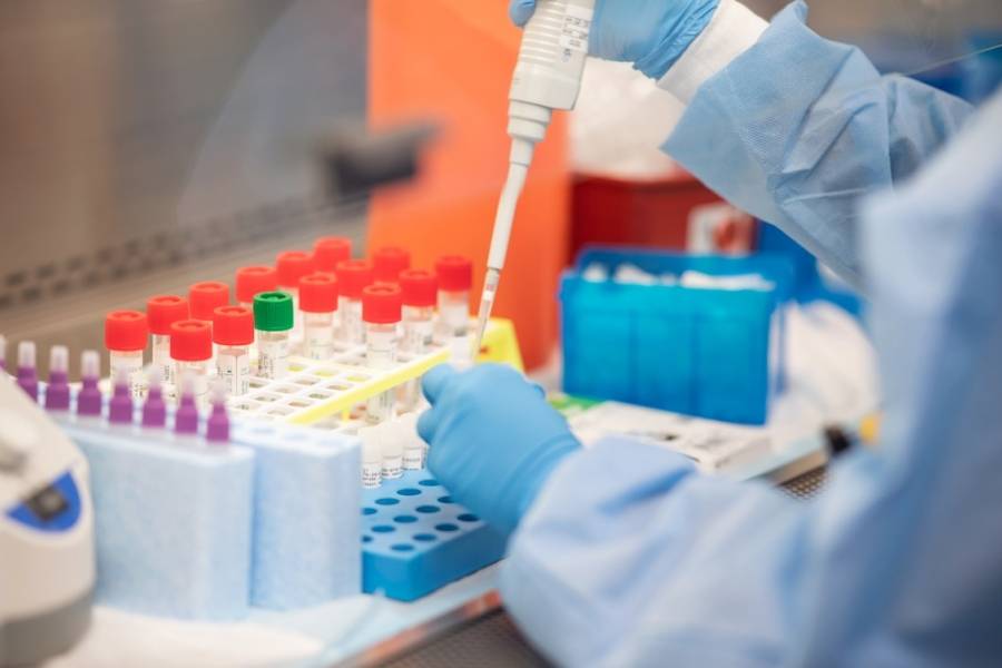 Canadá exigirá que viajeros presenten prueba negativa de COVID-19