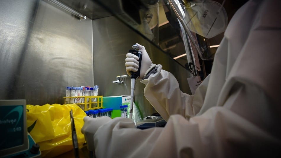 Tras anuncio de “quiebre de stock” de reactivo PCR: ¿Qué pasa con estos exámenes en la Región del Biobío?