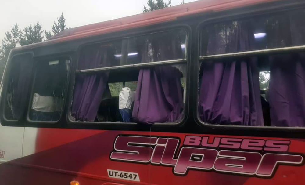 Investigan ataque a bus de pasajeros en Coronel: Terminó con varias ventanas quebradas