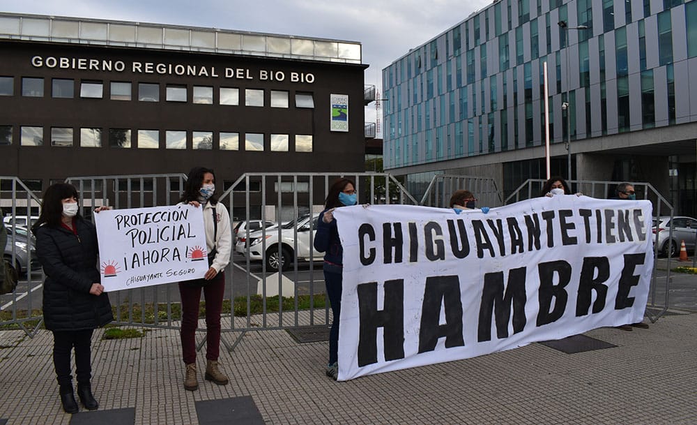 “Chiguayante tiene hambre”: Vecinos protestaron frente a Intendencia