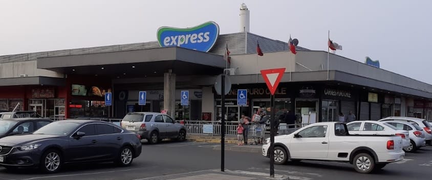 Autoridad Sanitaria decretó cierre de supermercado Líder del Biobío por trabajador con Covid-19