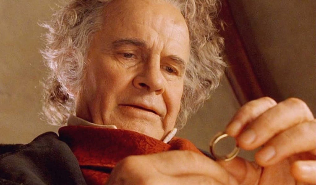 Murió Ian Holm, actor que interpretó a Bilbo Bolsón en El Señor de los Anillos