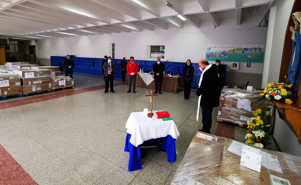 Colegios del Arzobispado entregarán 1.700 equipos computacionales a estudiantes