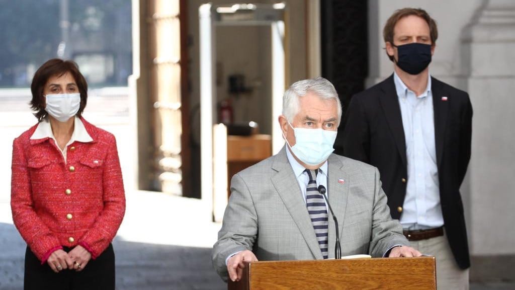 Ministro Paris: “Se abre una etapa en que debemos recibir las opiniones divergentes”