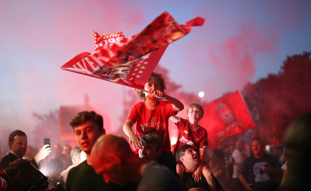 Liverpool se coronó campeón de la Premier luego de 30 años