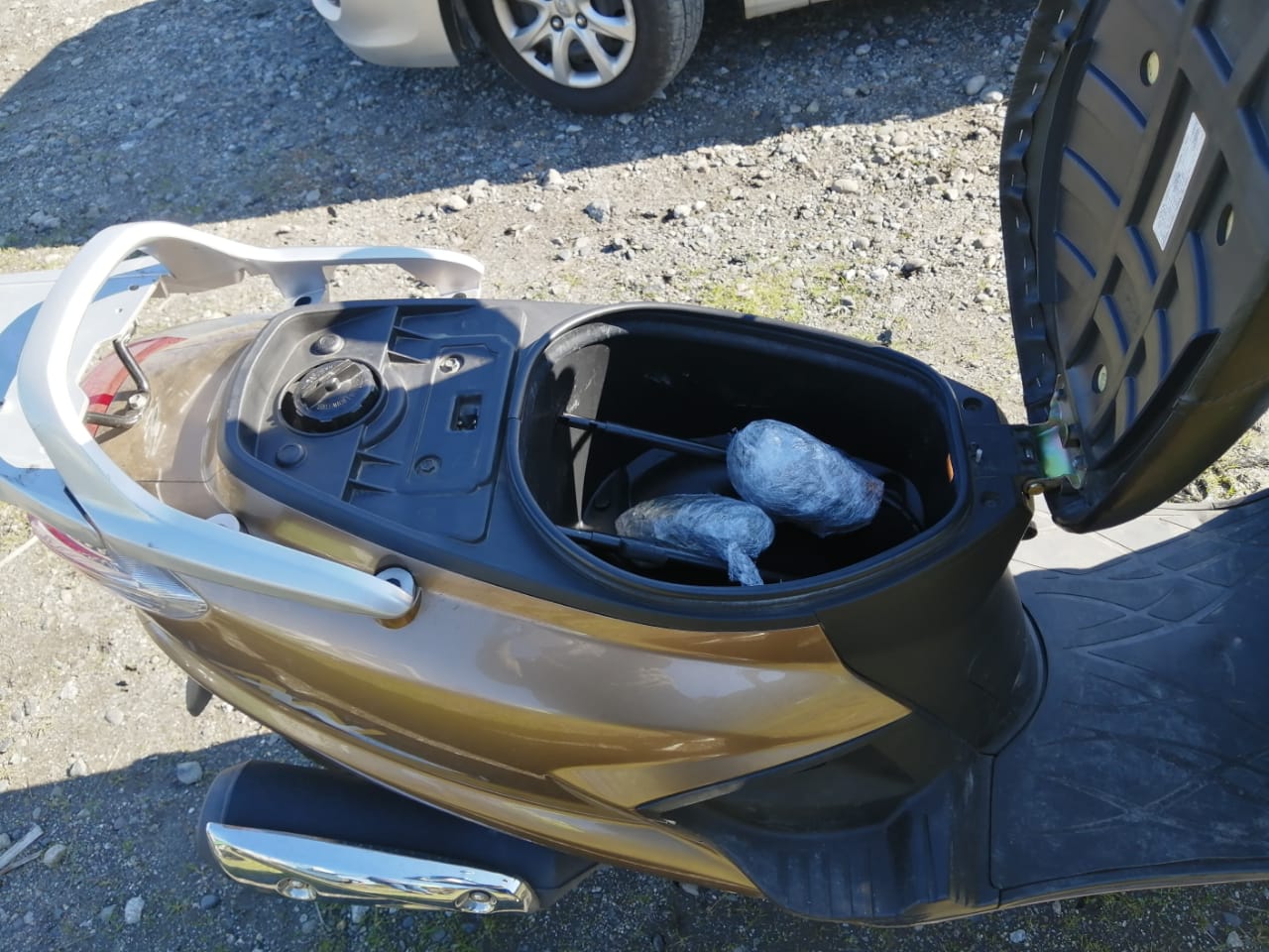 Hualqui: Dos detenidos por transportar droga en moto