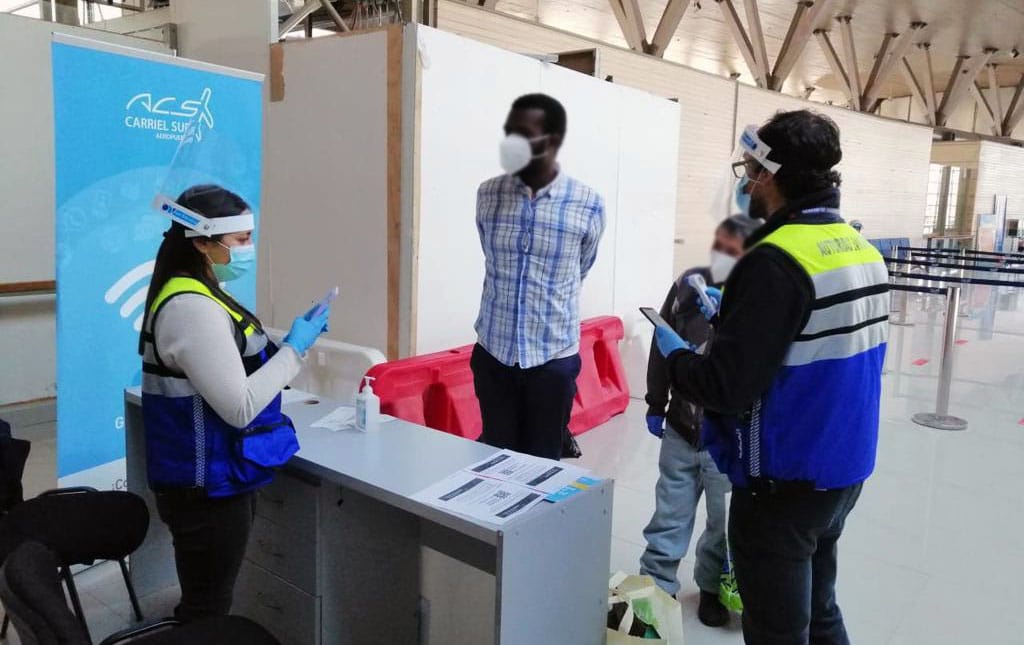 Dos pacientes Covid-19 de Santiago reciben alta en Concepción