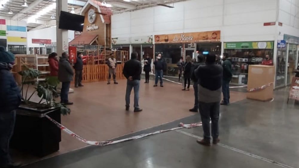 Locatarios de la Vega Monumental extenderán paro de brazos caídos por tres días
