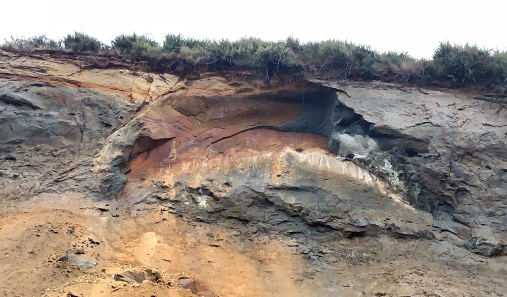 Enorme roca se desprendió del cerro Los Castaños en Concepción