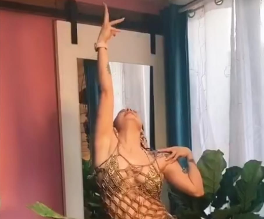 Denisse Rosenthal encendió las redes sociales con tremendo baile