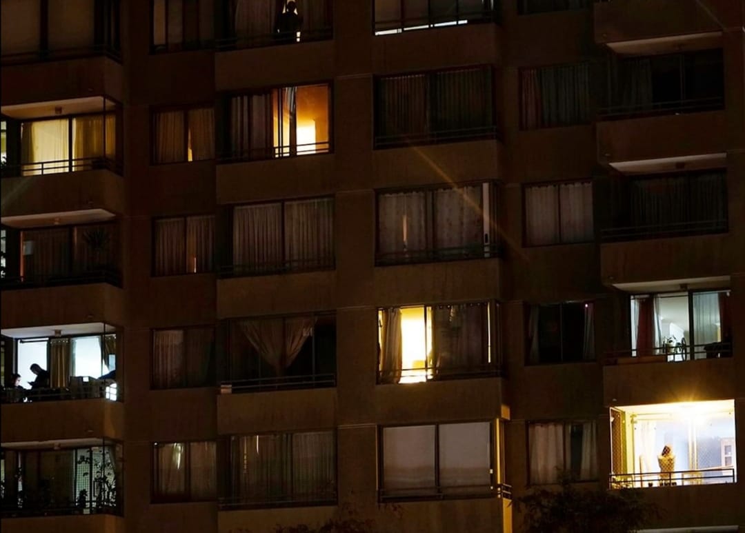 Delincuente cayó desde un sexto piso cuando arrancaba de un robo a un   departamento