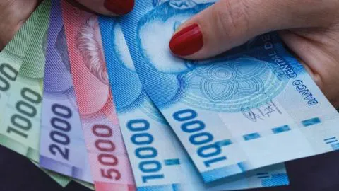 Gobierno propone nuevo reajuste del sueldo mínimo: Revisa a cuánto subiría el salario