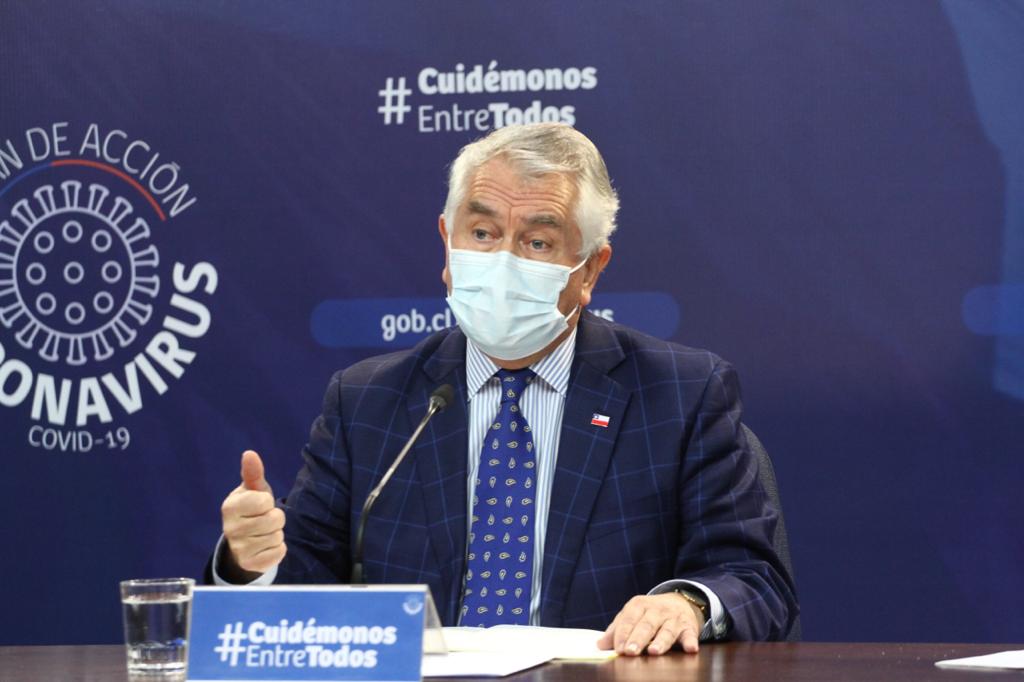 Ministro de Salud desmiente WhatsApp que afirmaba que Santiago entraba en “hibernación”