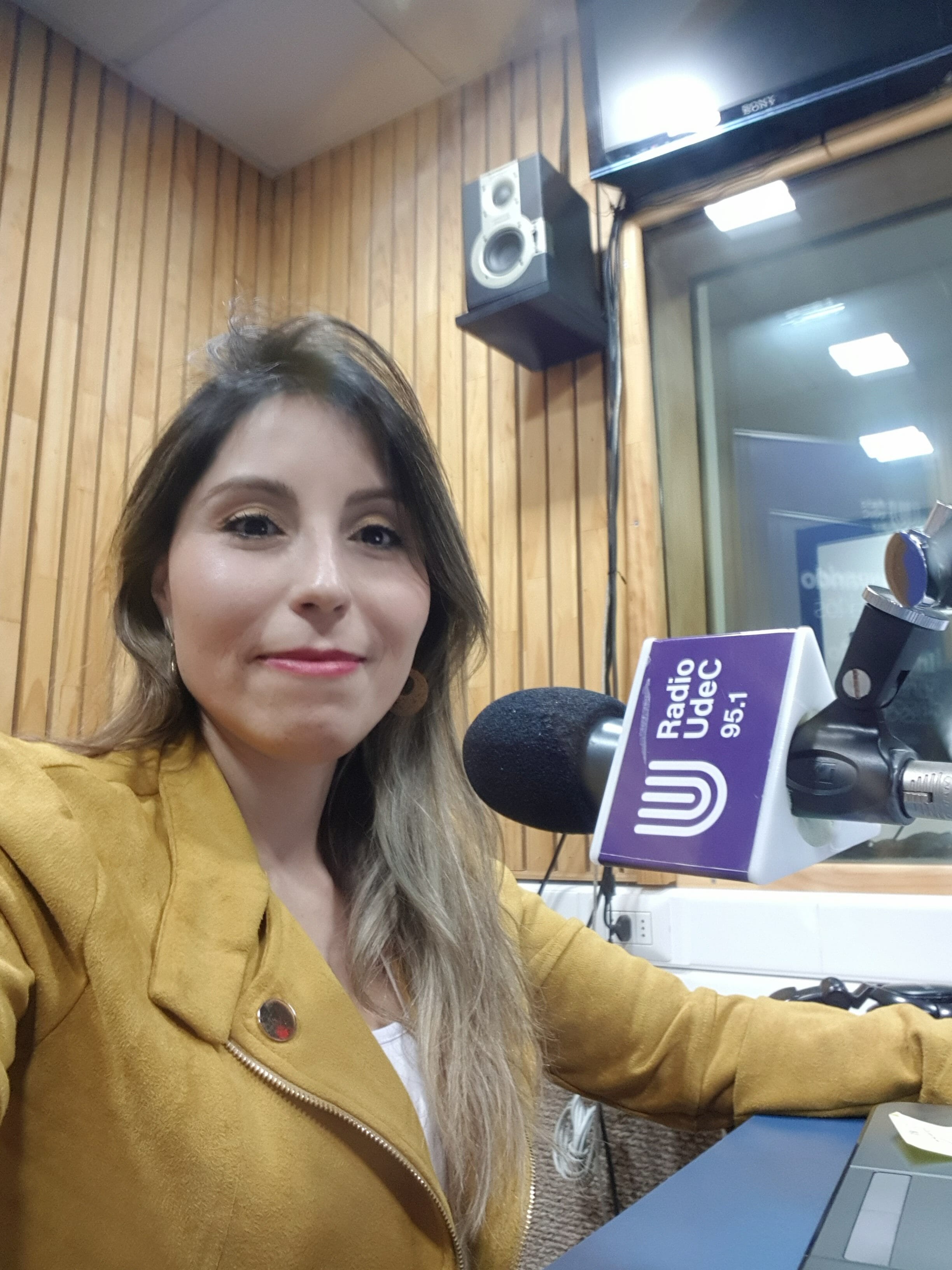 Karen Candia: Primera mujer liderando la emisora universitaria