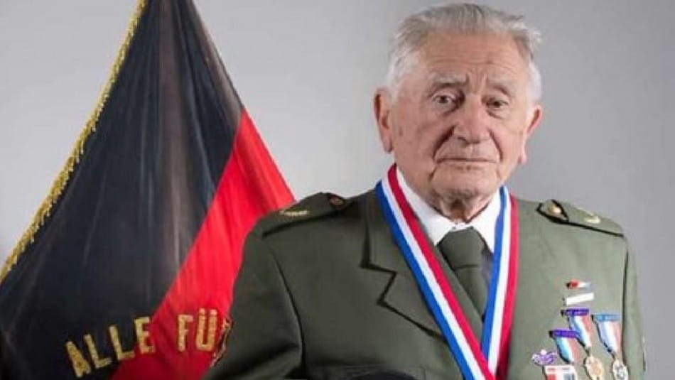 A los 98 años de edad muere el padre del ministro Enrique Paris