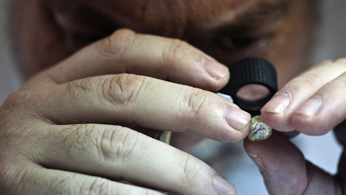 Trabajador minero encontró un diamante valorado en más de 50 millones de pesos